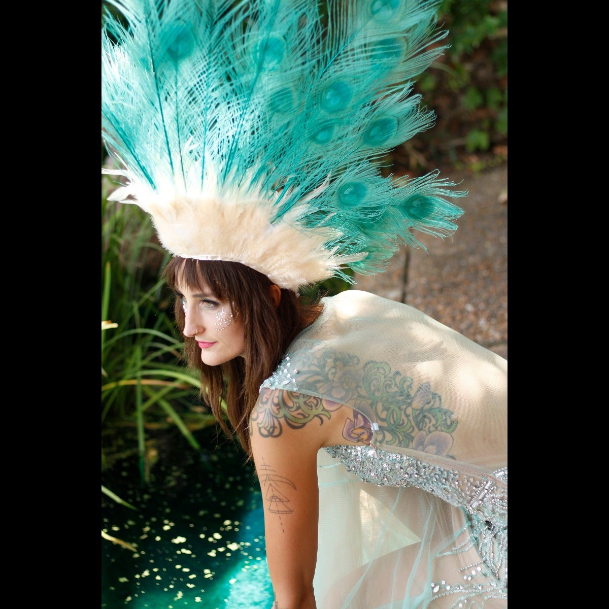 Majestic Peacock Collar - Aqua and Ivory