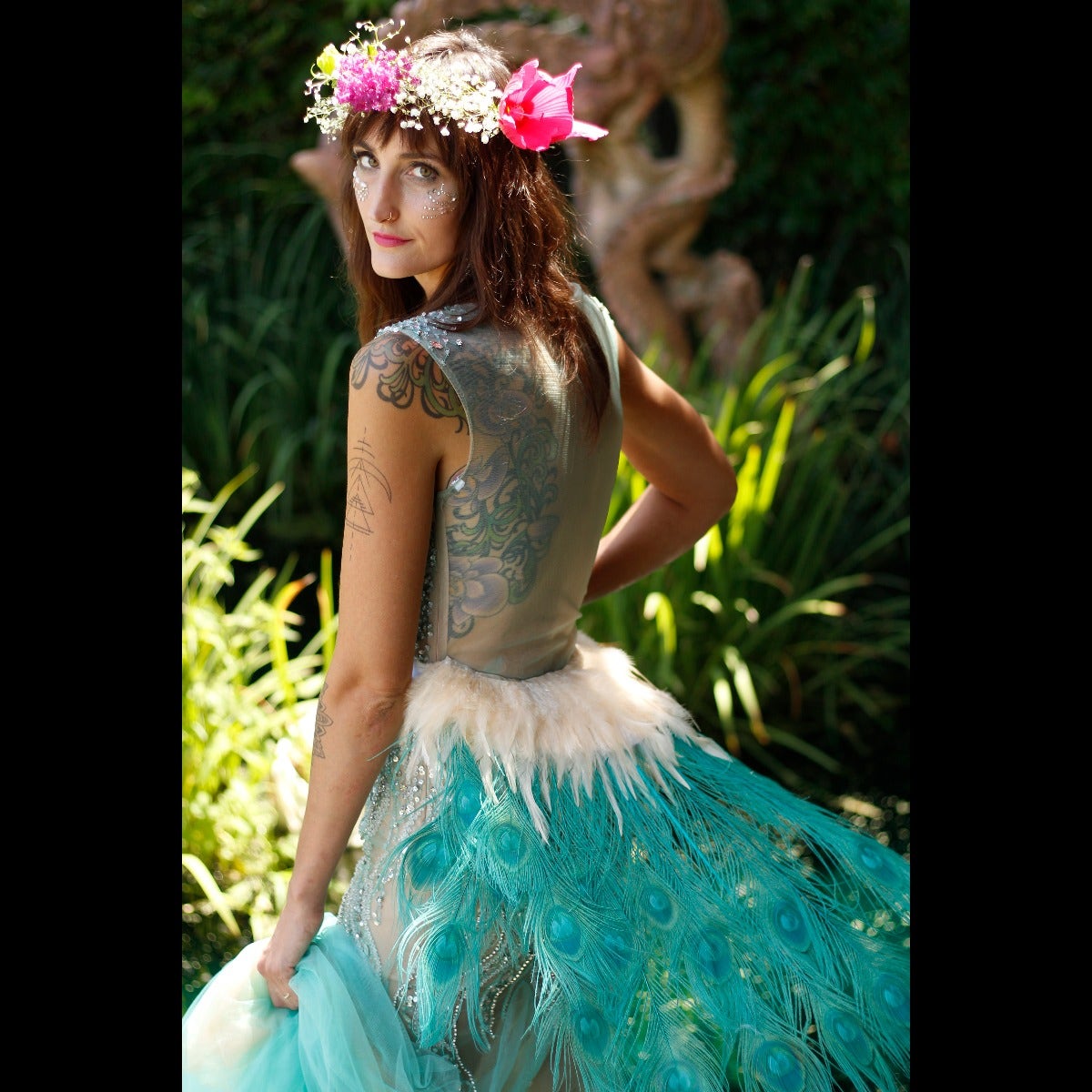 Majestic Peacock Collar - Aqua and Ivory
