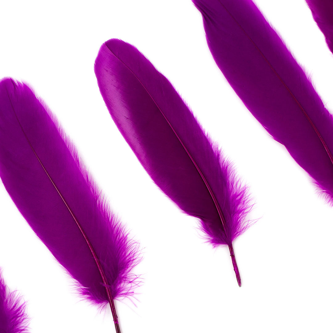 Goose Satinette Feathers Dyed - Very Berry - 1/4 lb