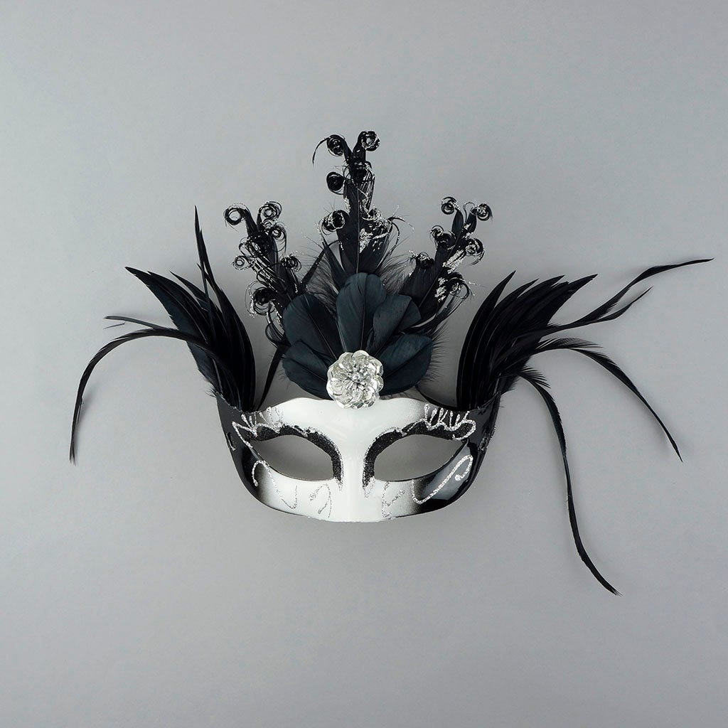 Black Queen of Hearts Mask