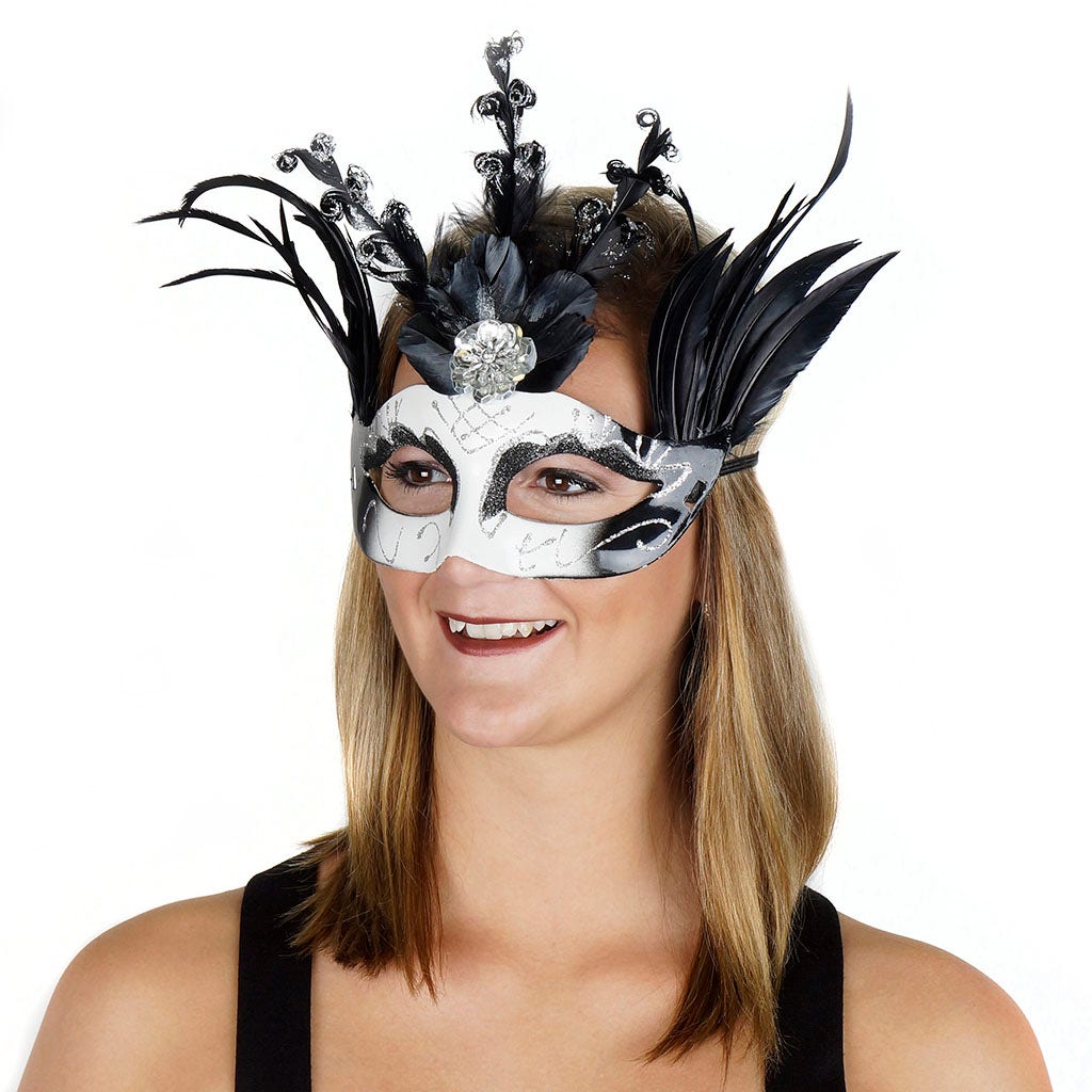 Black Queen of Hearts Mask