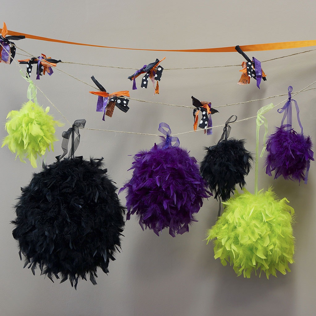 Chandelle Feather Pom Poms - Black - 6"