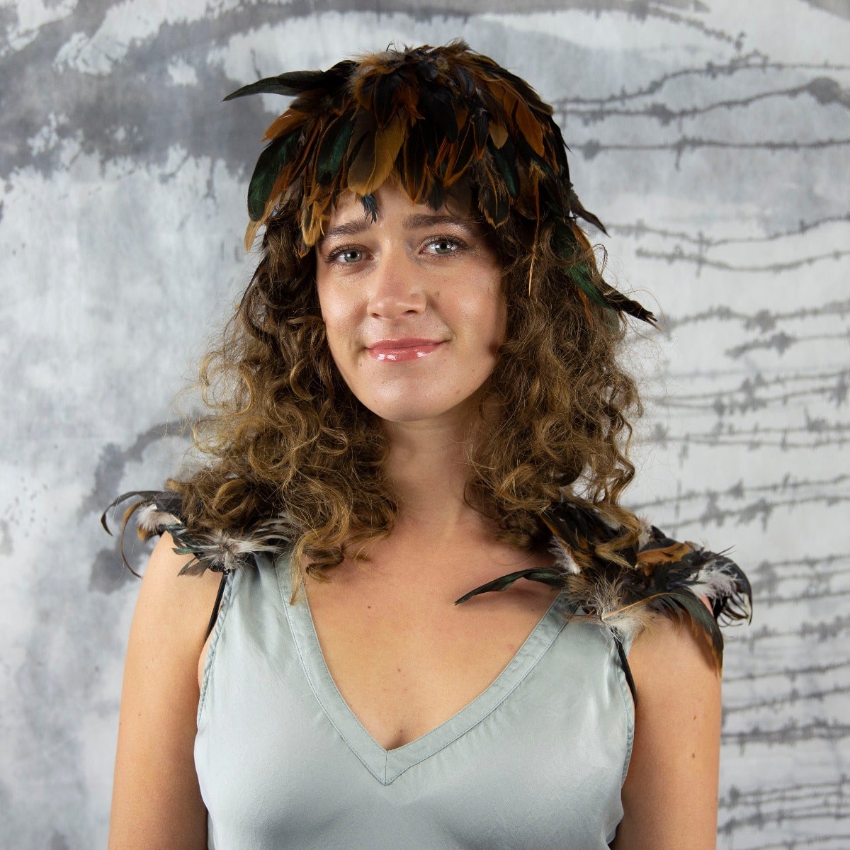 Natural Half Bronze Rooster Schlappen Feather Wig