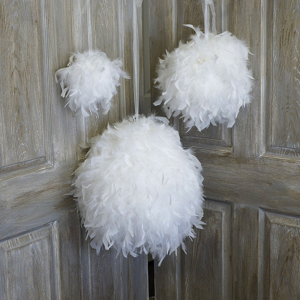 Chandelle Feather Pom Poms - White - 18"